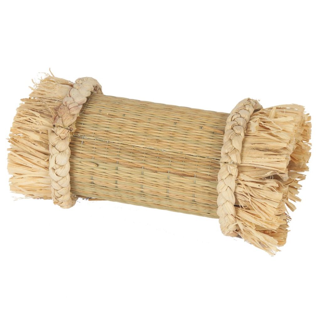 An edible small tunnel for rabbits made from natural seagrass and corn husks.
